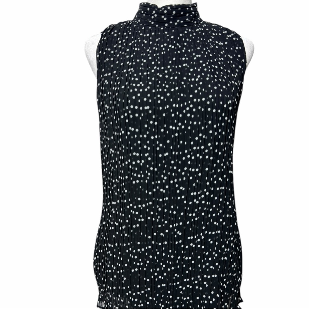 Adrianna Papell Black and White Pleated Sleeveless Mock Neck Blouse